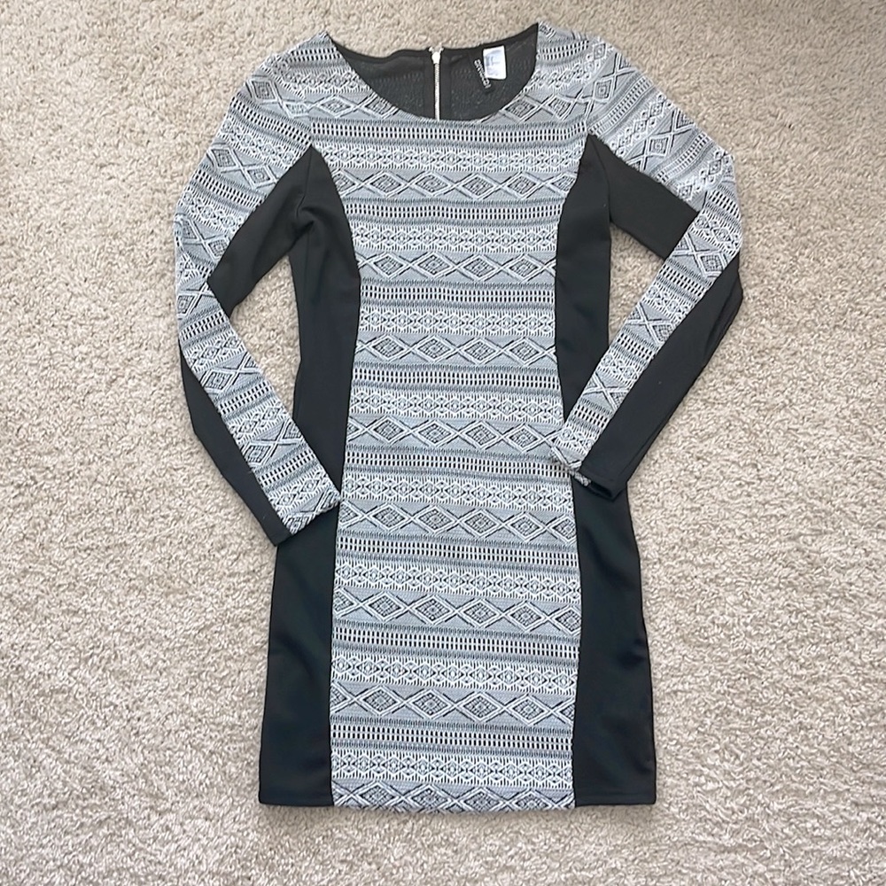 Black and white mini dress!